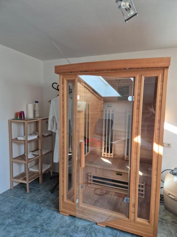 Infrarotsauna im Wellnessbereich